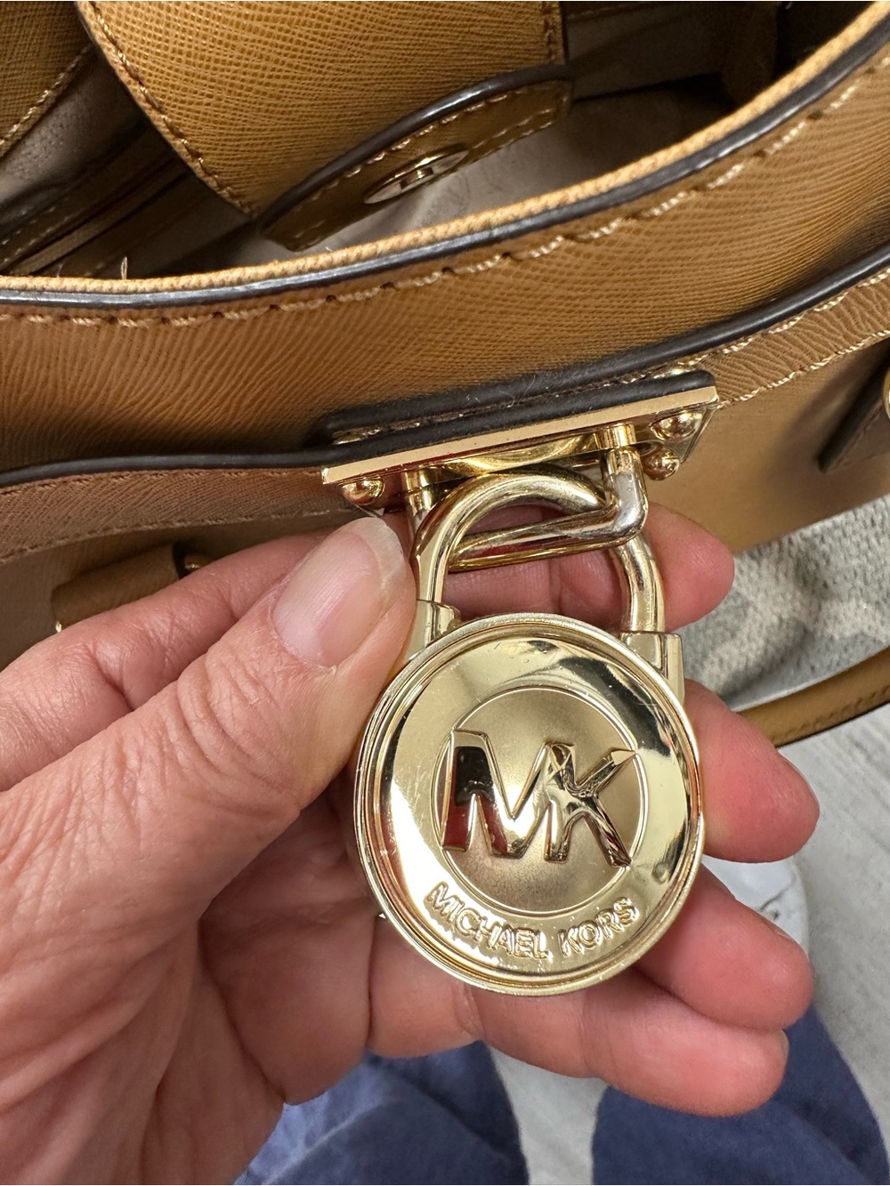 Michael Kors Hamilton East West Satchel Crossbody Bag Camel Saffiano Leather - Picture 10 of 11